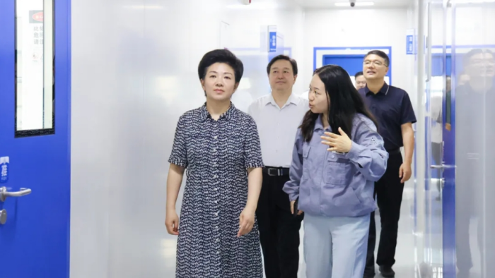 万闻华调研督办市政协重点提案办理工作